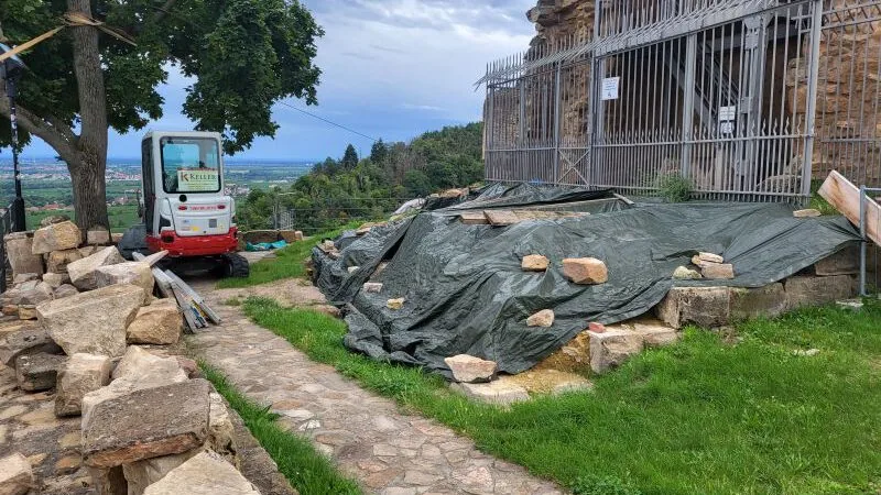 Sanierungsarbeiten an der Wachtenburg